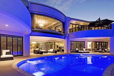 Gold Coast mansion a bargain at $12m | The Courier-Mail Big Houses Exterior, Million Dollar Rooms, Multi Million Dollar Homes, Big Mansions, Million Dollar House, Architecture Bathroom, Million Dollar Homes, Modern Mansion, Expensive Houses