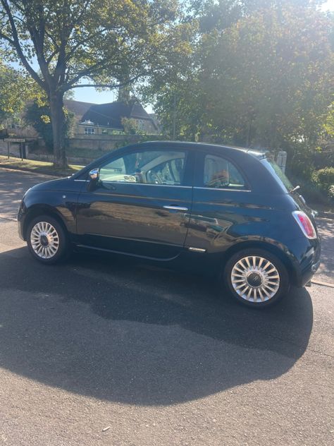 cute black fiat 500 inspiration Fiat 500 Black, Bag Tour, Car Goals, First Car, Fiat 500, Cute Black, Super Cute, Black