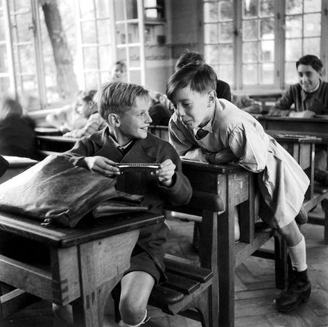 People Reading, Billy Elliot, Art Pierre, Robert Doisneau, Alberto Giacometti, Vivian Maier, French Photographers, Vintage School, Foto Vintage