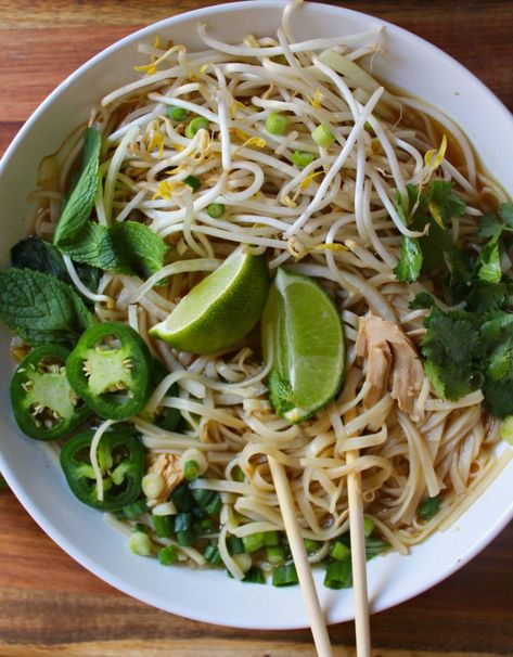 Rotisserie Chicken Pho, Leftover Rotisserie Chicken Recipes, Chicken Pho Soup, Easy Recipes For Dinner, Dinner Recipes With Ground Beef, Beef Recipes For Dinner Easy, Vietnamese Soup, Chicken Pho, Recipes For Dinner Easy