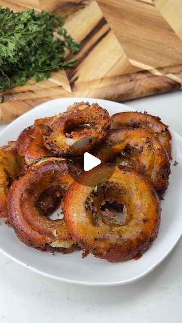 3,888 likes, 190 comments - ketosnackz on August 14, 2024: "Say “YUM” if you would eat these Mexican Onion Rings 😋🔥🙌 How to make them: Put shredded Mexican cheese, onion rings, taco meat & more cheese in a donut pan. Bake @ 400F for 20 mins. Take it out, let them harden and enjoy!". Crispy Mexican Onion Rings, Keto Cheese Onion Rings, Mexican Onion Rings, Cheese Onion Rings, Best Onion Rings, Irick Wiggins, Baked Onion Rings, Onion Rings Recipe, Donut Pan