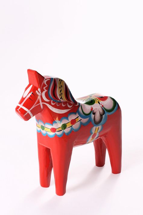 Swedish Traditions, Folk Rock, Wooden Horse, Horse Tattoo, Dala Horse, Scandinavian Folk Art, Horse World, Horse Pattern, Karl Marx