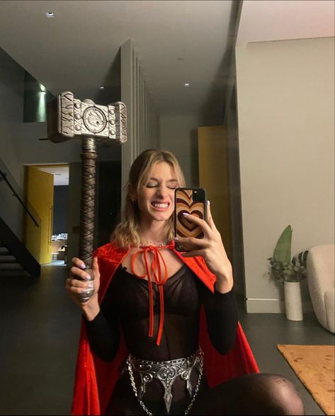 Female Thor Costume, Thor Halloween Costume, Loki Halloween Costume, Thor Halloween, Thor Outfit, Olivia Rouyre, Thor Girl, Marvel Halloween Costumes, Superhero Costumes Female