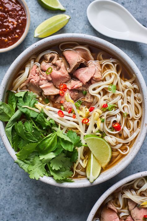 Pho Noodle Soup Recipe, Bowl Of Pho, Pho Noodle Soup, How To Make Pho, Pho Bo, Pho Noodles, Vietnamese Pho, Pho Soup, Pho Recipe