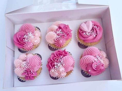 Pretty Pink Cupcakes Birthdays, Fancy Pink Cupcakes, Pink Sweet 16 Cupcakes, Pink Cupcake Decorating Ideas, Pink 21st Birthday Cupcakes, Pink Ombre Cupcakes, Pink Cowgirl Cupcakes, Barbie Theme Cupcakes, Pink Graduation Cupcakes