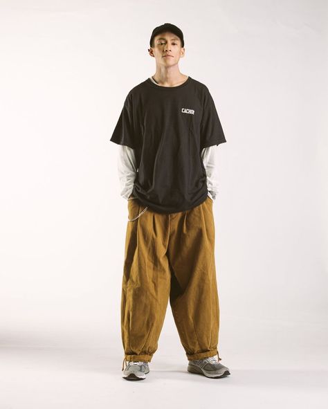 Baggy Clothes Reference, Japan Fashion Street Men, Skater Style Men, Street Style Outfits Casual, Skater Fit, Pants Outfit Men, Fashion Layout, Mens Trendy Outfits, Baggy Clothes