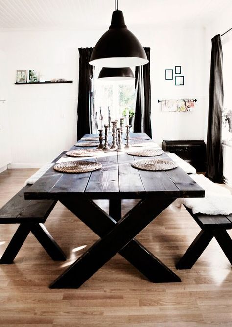 Embrace the Relaxed Style of Indoor Picnic Tables - A dining space the entire family can enjoy. Picnic Style Dining Table, Rustic Dining Room Table, Indoor Picnic, Table Picnic, Picnic Style, Picnic Bench, Rustic Dining Room, Rustic Outdoor, Farmhouse Dining Room