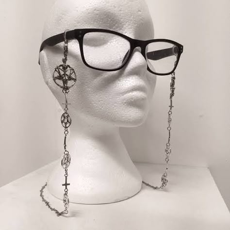 Goth Glasses, Glasses With Chain, Accessories Alt, Glasses Types, Gothic Glasses, Satanic Pentagram, Funky Glasses, Accessory Inspo, Goth Accessories