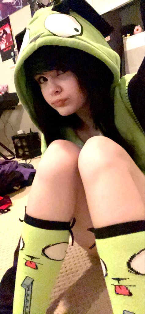 Invader Zim Gir, Zim Gir, Scene Queen, Estilo Emo, Scene Punk, Scene Aesthetic, Scene Goth, Emo Scene Hair, Emo Girl