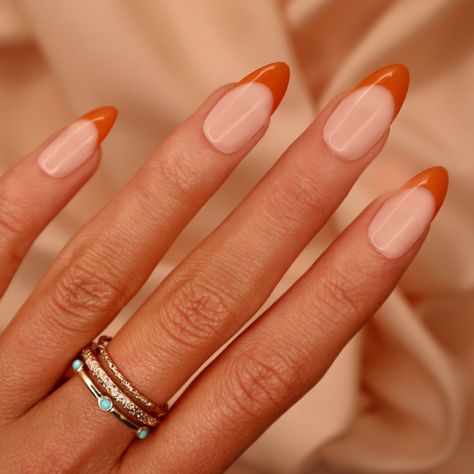 Burnt Orange French Tip Nails Almond, Burnt Orange Tip Nails, Dark Orange French Tip, Autumn Wedding Nails For Bride, Minimalist Nails Orange, Burnt Orange Nail Designs, Burnt Orange French Tip, Orange Tips Nails, Burnt Orange French Tip Nails