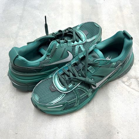 Nike Wmn's V2k Run Bicoastal Vintage Green Metallic Silver Hf5050 361 - New Nike Vintage Shoes, Nike V2k, Green Basket, Air Vapormax Plus, Track Shoes, Y2k Nike, Swim Shoes, Grey Sneakers, Nike Air Max 270