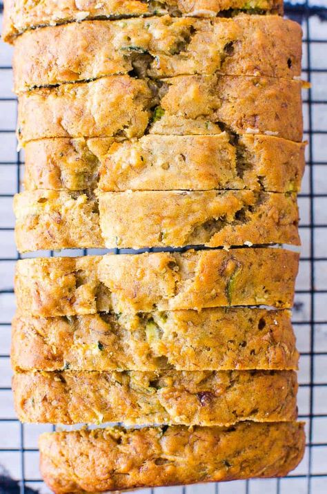 Banana Bread Recipe 3 Ingredients, Banana Bread Low Sugar, Zucchini Banana Bread Recipes, Banana Bread Easy, Banana Zucchini Muffins, Zucchini Banana, Best Zucchini, Zucchini Banana Bread, Healthy Zucchini