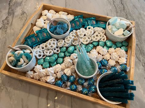 Teal and white dessert board Charcuterie Board Ocean Theme, Teal Colored Food Ideas, Teal Foods For Party, Teal Food Ideas, Mamma Mia Dessert Table, Mamma Mia Themed Snacks, Teal Snacks For Color Party, Blue Snack Board, Blue Party Food Ideas