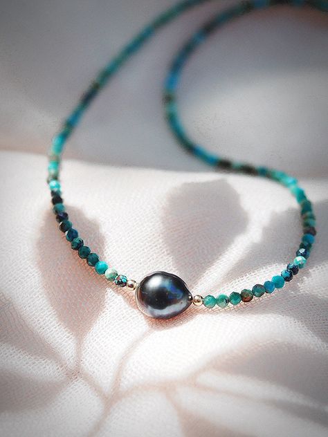 "A boho necklace beaded to perfection, this adjustable turquoise choker necklace flaunts a glowing genuine Tahitian pearl nestled between strands of faceted tiny turquoise beads. ✦ DETAILS ✦ ✧ Name: Ipo (ee POH) - sweetheart, beloved. ✧ Adjustable Length from: 14.5\"-17\". ✧ Genuine 2.5mm faceted Turquoise Beads. ✧ Genuine 8-9mm avg. AA+-AAA Genuine Tahitian Pearl. ✧ 14kt Gold Filled Components, Extender, and Clasp. ✧ All Ke Aloha Jewelry pieces come packaged thoughtfully, beautifully, and ready Hawaii Jewelry, Turquoise Choker, Gemstone Hoop Earrings, Simple Hoop Earrings, Mother Of Pearl Earrings, Pearl Necklaces, Gold Pearl Necklace, Pearl Choker Necklace, Pearl Hoop Earrings