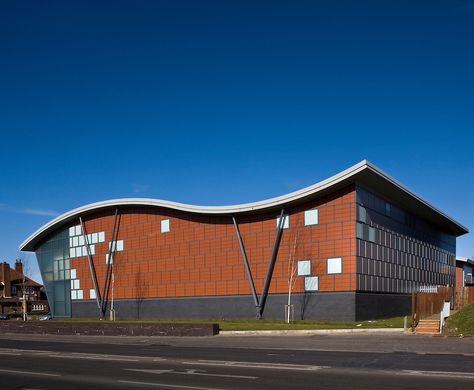 Curved Roof Architecture, Curved Roof Structure, Curved Roof Design, Arched Roof, Types Of Roofing Materials, Curved Roof, Retail Architecture, Roof Extension, Spain Photography