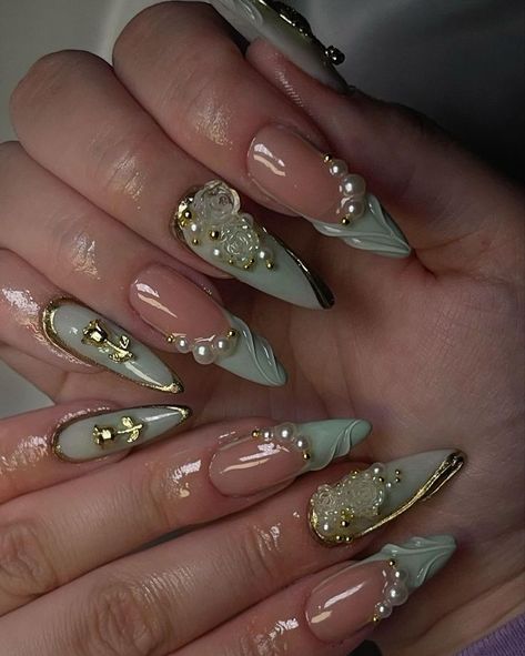 Almond Nails Designs Extra, Bday Nails Square, Nail Art Designs Short Square, Black Prom Nails Coffin, Nail Inspiration Trendy, Square Winter Acrylic Nails, Gold And Dark Purple Nails, Almond Nails Winter Design, Burgundy And Silver Nails Acrylic