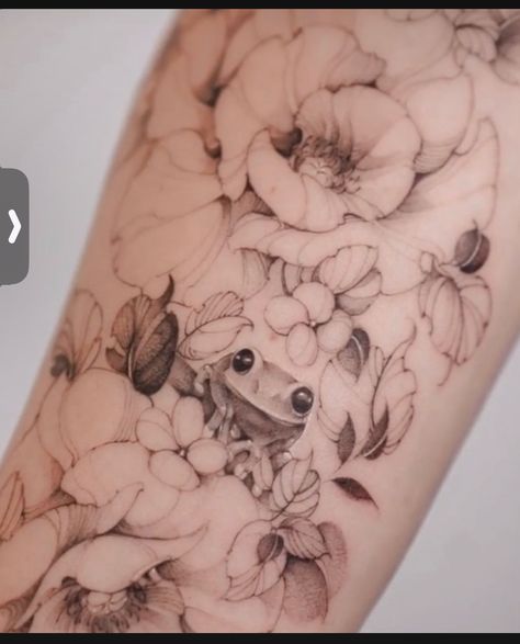 Mangas Tattoo, Whimsical Tattoos, Animal Sleeve Tattoo, Frog Tattoo, Garden Tattoos, Insect Tattoo, Bug Tattoo, Mushroom Tattoos, Frog Tattoos