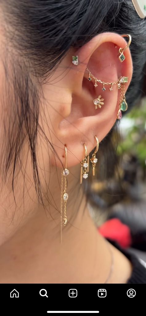 Full Ear Stack, Ears With A Lot Of Piercings, Earring Layering Ideas, Women Piercings Ideas Face, Ear Mapping Piercing Ideas, Ear Stack Ideas, Eat Piercing Placement Ideas, Types Of Piercings Ears, Ear Curation Gold