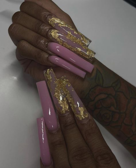 Pink And Gold Nails Acrylic Long, Long Ombre Nails, Long Pink Acrylic Nails, Gold Foil Nails, Pink Gold Nails, Jazzy Nails, Xxl Nails, Future Nails, Birthday 2023