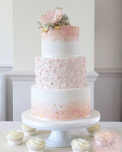 131 Likes, 10 Comments - Rose - The Pink Cake Box (@pinkcakeboxuk) on Instagram: “Emma and Alex's beautiful blush watercolour wedding cake with gold leaf and piped blush lace with…” Blush Wedding Cakes, Wedding Cake Fresh Flowers, Wedding Cakes Elegant, Quinceanera Cakes, Square Wedding Cakes, Black Wedding Cakes, Fresh Flower Cake, Pink Wedding Cake, Chocolate Wedding Cake