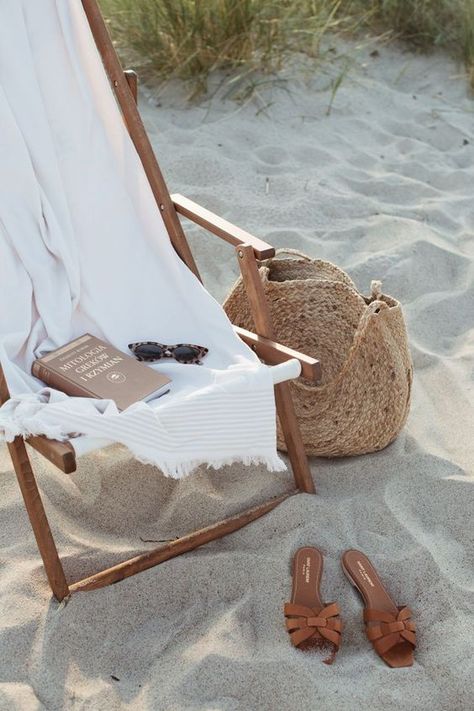 Vans Girl, Beach Chair, Summer Bucket Lists, Summer Inspiration, Life Moments, Summer Feeling, Nalu, Jolie Photo, Foto Inspiration