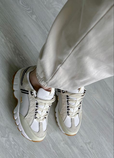 Smart Casual Sneakers, Nike Jacquemus, Smart Casual Women Outfits, Smart Casual Women, Women Outfits, Womens Casual Outfits, Smart Casual, Sneaker Head, Casual Sneakers