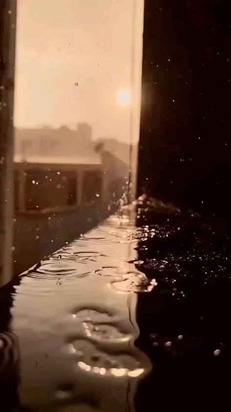 Poetry Video Editing, Barish Background, Asthetic Vedio Clips, Rain Video Aesthetic Dark, Asthetic Video For Editing, View Aesthetic Videos, Rain Mood Video, Aesthetic Rain Video, Nature Aesthetic Videos Dark