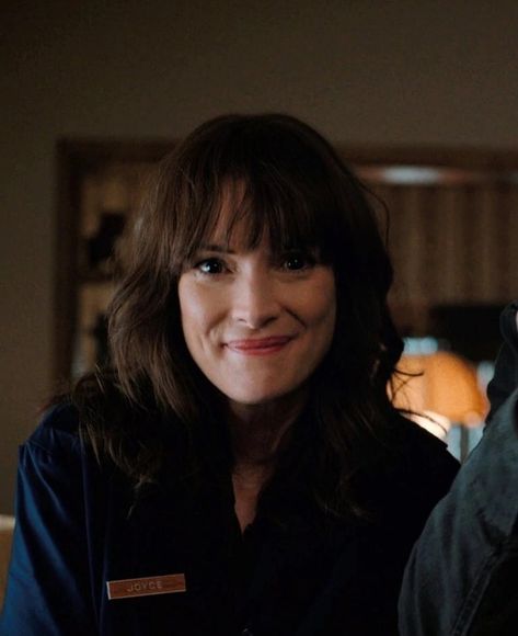 Joyce Stranger Things, Winona Forever, Joyce Byers, Stranger Things Poster, Twitter Header Pictures, Like A Mom, Stranger Things Have Happened, Stranger Things Tv, Header Pictures