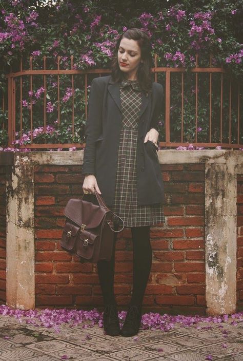 Classic Fall Style, Retro Mode, Mode Chic, Stil Inspiration, 인물 사진, Mode Vintage, Black Tights, Plaid Dress, Mode Inspiration