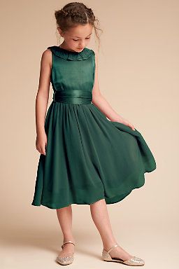 Emerald Green Flower Girl Dress, Emerald Green Flower Girl, Vestidos Color Verde Esmeralda, Green Flower Girl Dress, Green Flower Girl Dresses, Party Dress Inspiration, Girl Green Dress, Emerald Bridesmaid Dresses, Green Wedding Dresses