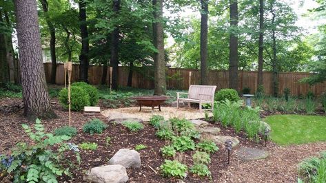 Backyard Ideas For Wooded Area, Woods Backyard Ideas, Bungalow Backyard, Wooded Backyard Landscape, Wooded Backyard, Landscaping Around Trees, Wooded Lot, Wooded Area, Natural Landscaping