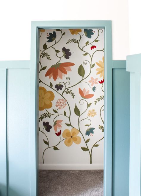 Painted Wall Mural Bedroom, Hand Painted Botanical Mural, Bathroom Door Murals, Bathroom Handpainted Wall, Free Hand Wall Painting Flowers, Sharpie Flower Wall, Free Hand Painted Wall, Painted Section Of Wall, Flower Paintings On Wall