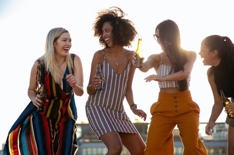 How to Organize Your Best Tailgating Season Yet https://www.entrepreneur.com/article/434873 Rooftop Party Outfit, Girlfriends Getaway, Rooftop Party, Guy Bourdin, Dita Von Teese, Hula Hoop, Fall Is Here, Bride Tribe, Female Friends