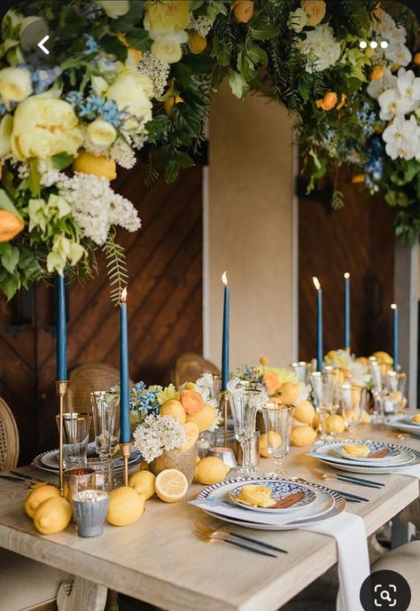 Positano Wedding Decor, La Dolce Vita Party, Italian Tablescape, Lemons Wedding, Italian Dinner Party, Italian Party, Italian Theme, Bridal Shower Inspo, Tafel Decor