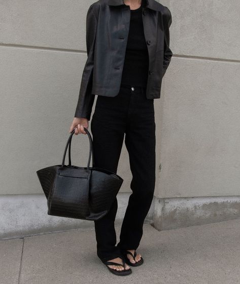 How I’m wearing basic black. Fave jeans, a tee and a leather jacket are always a good idea. Flats or sandals? Little bag or big bag? #minimalstyle #dailystyle #dailyoutfit Outfits With Big Bags, Corporate Goth, Girl Energy, Boss Girl, Big Bags, Minimal Fashion, Daily Outfits, Daily Fashion, Fashion Inspo Outfits