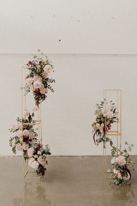 Wedding Plinths, Pillar Arch, Decoration Evenementielle, Aisle Flowers, Wedding Backdrop Design, Wedding Arbour, Arch Flowers, Hello May, Wedding Stage Decorations