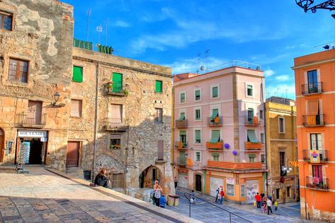 Tarragona Spain, Backpacking Spain, Spain Culture, Roman Ruins, Catalonia Spain, Tourist Office, Spain Holidays, Golden Beach, Train Rides