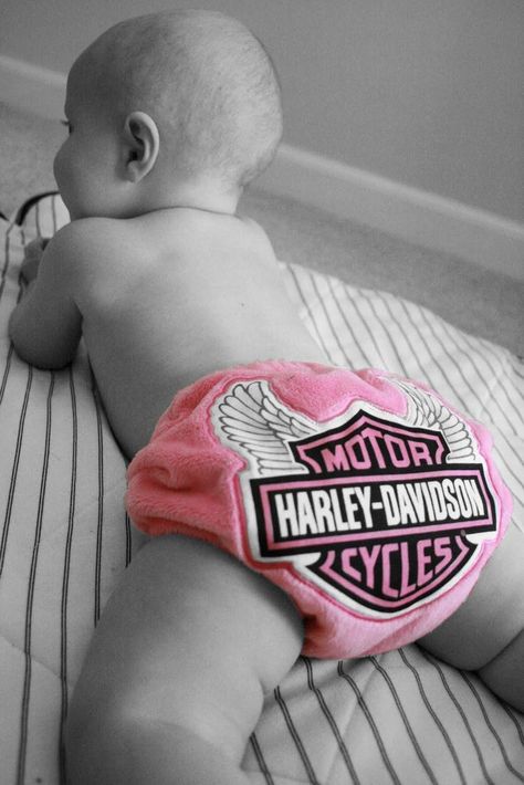 Pink Harley Davidson, Harley Baby, Harley Davidson Baby, Girl Fashion Style, Motor Harley Davidson Cycles, Biker Chick, Motorcycle Harley, Biker Girl, Everything Pink