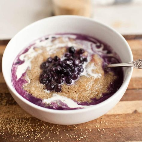 A delicious and super healthy breakfast! Amaranth Porridge, Amaranth Recipes, Blueberries And Cream, Grain Foods, Amaranth, Vegan Breakfast, Healthy Breakfast Recipes, Yummy Breakfast, A Bowl