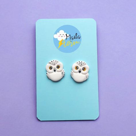 Baby Hedwigs are here to join the Harry Potter family 🤓🦉🪄 #polymerclay #polymerclayart #polymerclayearrings #witchy #witchcraft #witchyearrings #wicca #witchyfolk #witchyjewelry #kawaii #harrypotter #magic #clayminiatures #owls #whimsical #handmade #etsy #etsyuk #mailastorm Owl Harry Potter, Hedwig Owl, Harry Potter Owl, Owl Earrings Studs, White Owl, Witchy Jewelry, Clay Miniatures, Polymer Clay Art, Handmade Polymer Clay