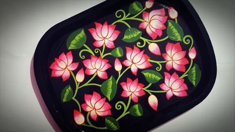 Lotus Design Painting, Pichwai Paintings Motifs, Tray Painting Ideas, Hand Painted Trays, Kerala Art, Tray Painting, Ceramic Plates Art, Painted Serving Trays, Pichwai Art