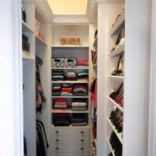 Simple Closet Design, Narrow Walk In Closet, Small Master Closet, Narrow Closet, Small Walk In Closet, Armoire Dressing, Walking Closet, Walk In Closet Design, Simple Closet