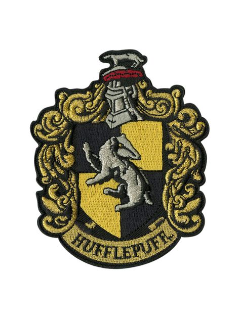 Harry Potter Badges, Hogwarts Gifts, Hufflepuff Crest, Harry Potter 6, Dark Punk, Harry Potter Set, Harry Potter Shop, Harry Potter Merchandise, Harry Potter Hufflepuff