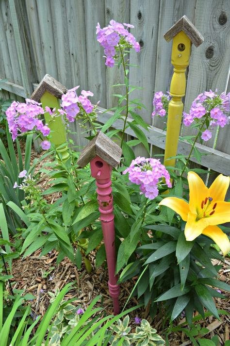 Creating Whimsy in Your Garden Backyard Flower Bed, Backyard Flowers Beds, Taman Diy, Kids Yard, Whimsical Garden Art, Backyard Flowers, Diy Yard, Garden Yard Ideas, Whimsical Garden