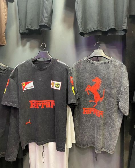 اوفر سايز بشكل جديد مختلف عن اي ديزاين هتشوفوا في حياتك F1 Merch Aesthetic, F1 Clothes, F1 Merch, Minimal Shirt Design, Guys Clothing Styles, Racing Shirts, Giza, Windows 11, The Middle East