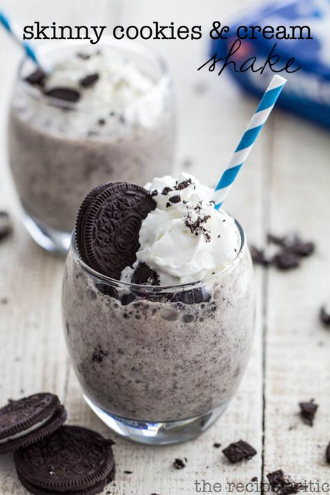 Skinny Cookies and Cream Milkshakes | The Recipe Critic Cookies And Cream Milkshake, Food Comfort, Oreo Milkshake, Milkshake Recipes, Milk Shakes, Cream Aesthetic, Oreo Cookie, God Mat, Deilig Mat