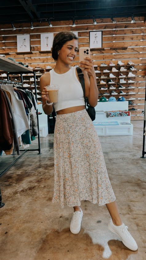 Floral Skirt Outfits, Skirt Outfits Summer, Long Skirt Outfits, Summer Outfit Ideas, Cute Spring Outfits, Skirt Outfit, Mode Inspo, Summer Skirts, Cute Summer Outfits