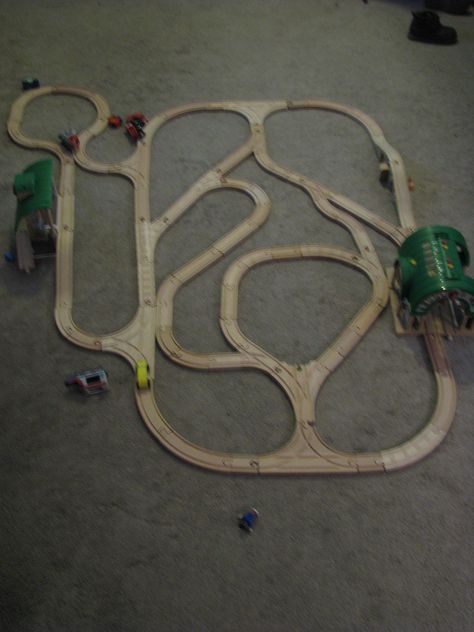 Wooden Train Track Layout, Train Track Layout, Wood Trains, Brio Train Track, Brio Train, Wooden Train Track, Wood Train, Train Table, Wooden Train Set