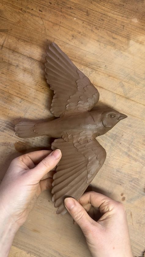 Bobolink transformation from lump to bird 🐦‍⬛s w/o wings are 🍠s edit to add: this and many more songbirds will be available in my shop in… | Instagram Clay Art Birds, Clay Birds Diy, Ceramic Bird Sculpture, Clay Birds How To Make, Bird Sculpture Clay, Ceramic Feather, Clay Wings, Bird Clay, Ceramic Birds Wall