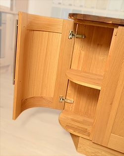 Curved Collection - Cabinets Blog - Solid Wood Kitchen Cabinets Foyer Console, Curved Cabinets, Solid Wood Kitchen Cabinets, Solid Wood Kitchen, Solid Wood Kitchens, Diy Kitchen Renovation, Farrow And Ball Paint, Wood Kitchen Cabinets, Oak Cabinets